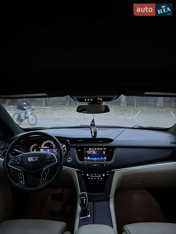 Внедорожник / Кроссовер Cadillac XT5 2017 в Умани