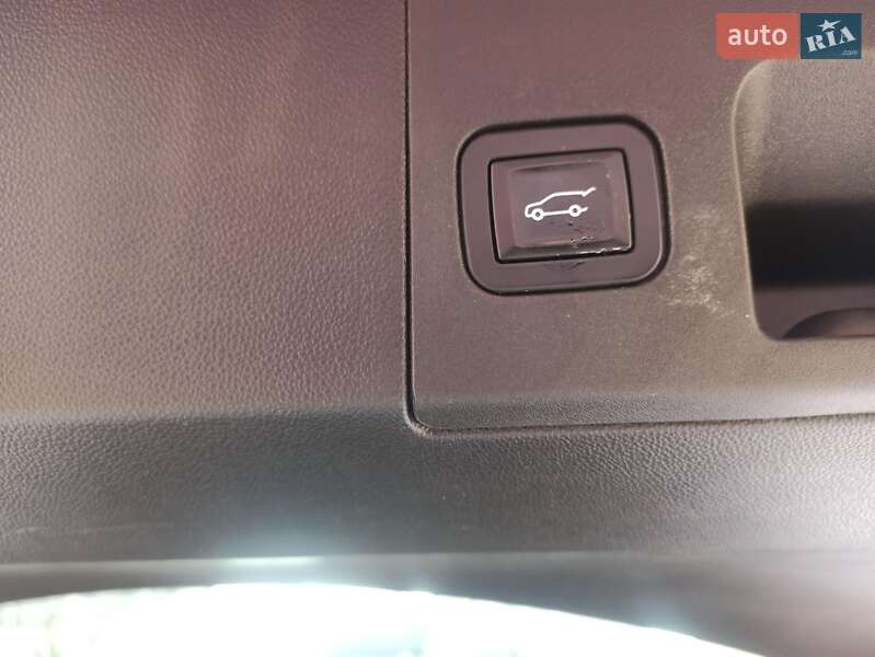 Внедорожник / Кроссовер Cadillac XT5 2016 в Киеве фото 10 Внедорожник / Кроссовер Cadillac XT5 2016 в Киеве