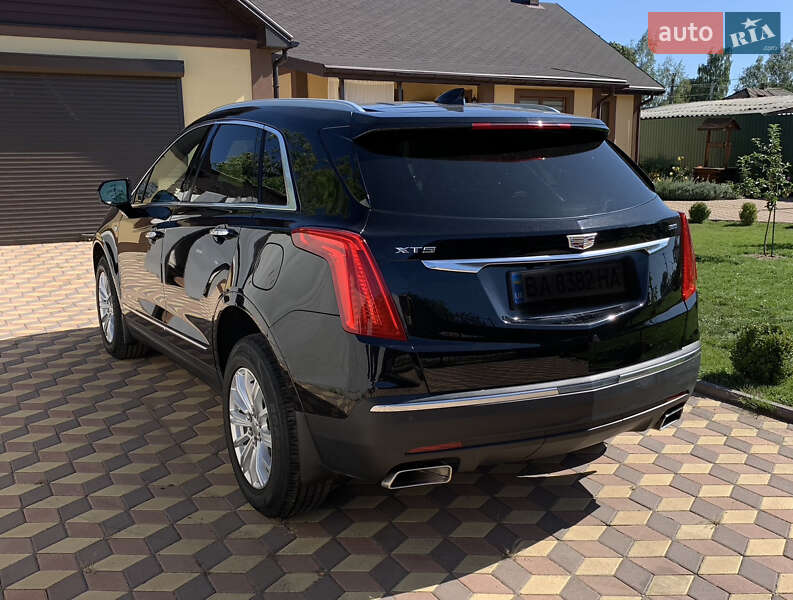 Внедорожник / Кроссовер Cadillac XT5 2018 в Кропивницком