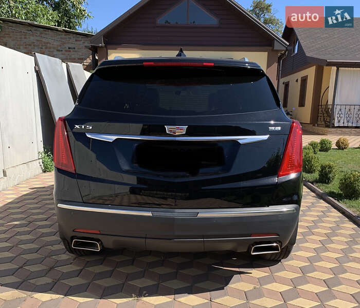 Внедорожник / Кроссовер Cadillac XT5 2018 в Кропивницком