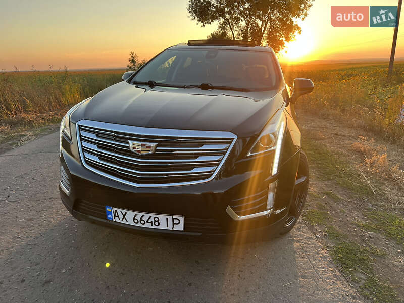 Внедорожник / Кроссовер Cadillac XT5 2018 в Харькове