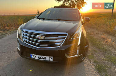 Внедорожник / Кроссовер Cadillac XT5 2018 в 