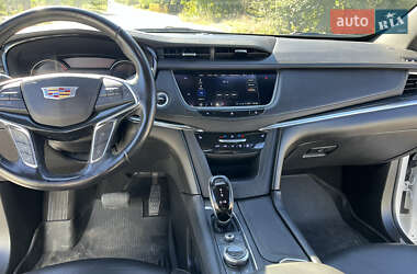 Внедорожник / Кроссовер Cadillac XT5 2019 в 