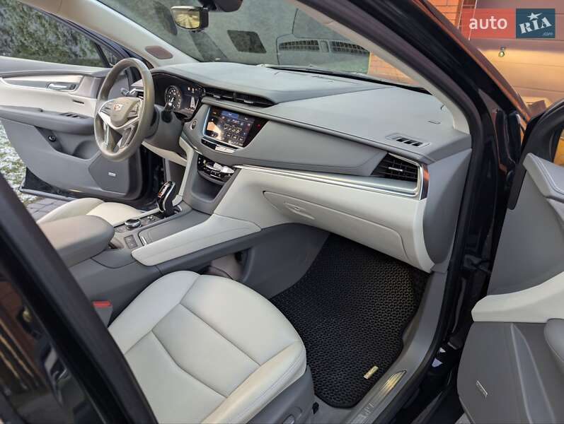 Внедорожник / Кроссовер Cadillac XT5 2021 в Луцке