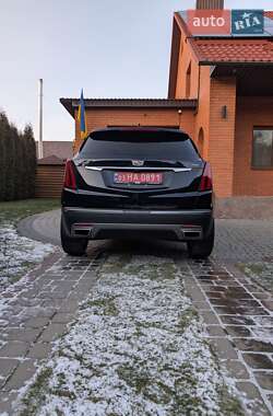 Внедорожник / Кроссовер Cadillac XT5 2021 в 