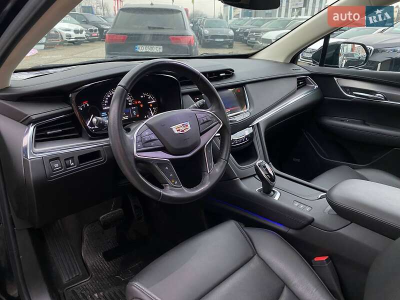 Внедорожник / Кроссовер Cadillac XT5 2019 в Львове