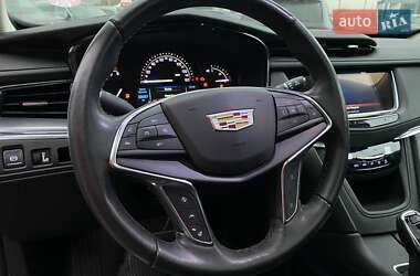 Внедорожник / Кроссовер Cadillac XT5 2019 в 