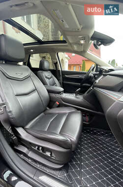 Внедорожник / Кроссовер Cadillac XT5 2016 в 