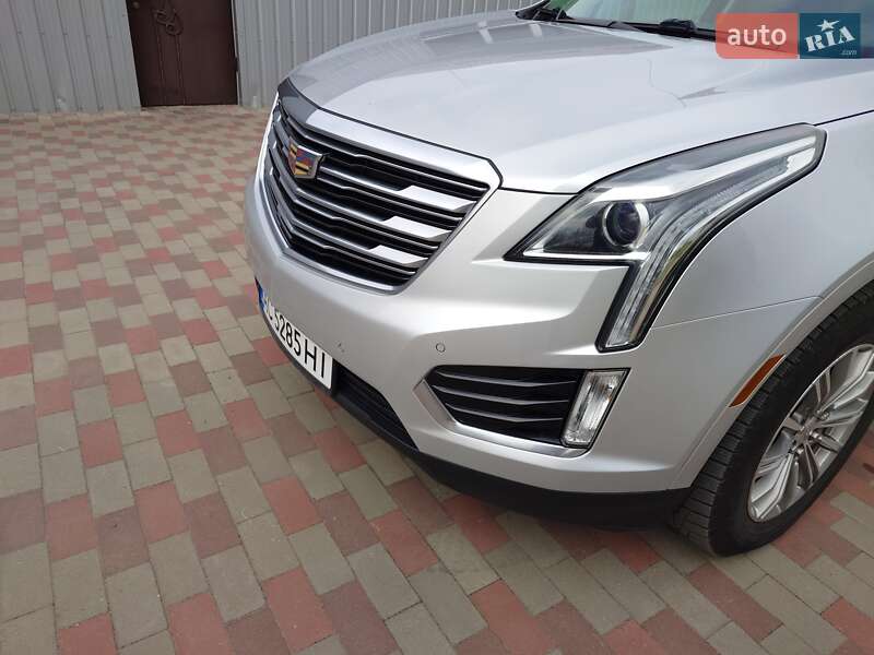 Внедорожник / Кроссовер Cadillac XT5 2017 в Луцке