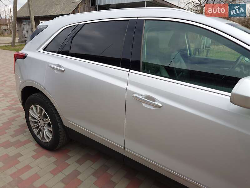 Внедорожник / Кроссовер Cadillac XT5 2017 в Луцке