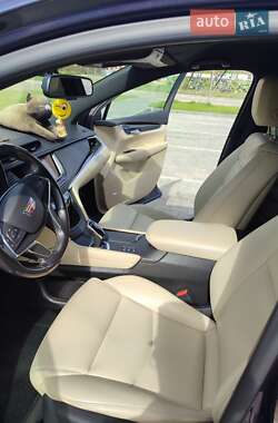 Внедорожник / Кроссовер Cadillac XT5 2018 в 