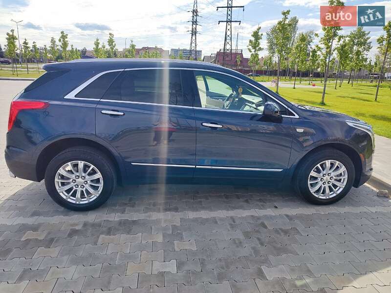 Внедорожник / Кроссовер Cadillac XT5 2018 в Киеве