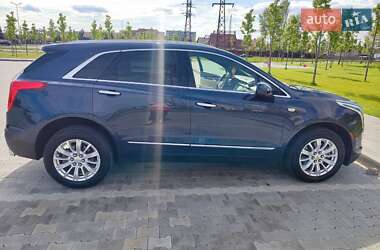 Внедорожник / Кроссовер Cadillac XT5 2018 в 