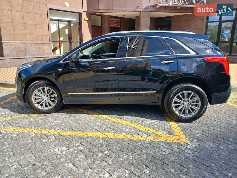 Внедорожник / Кроссовер Cadillac XT5 2017 в Киеве