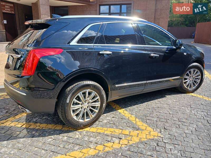 Внедорожник / Кроссовер Cadillac XT5 2017 в Киеве