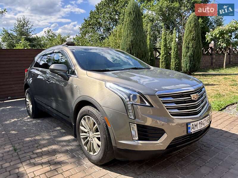 Внедорожник / Кроссовер Cadillac XT5 2017 в Житомире