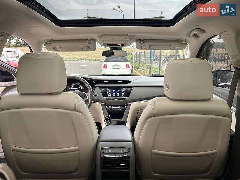 Позашляховик / Кросовер Cadillac XT5 2018 в Києві
