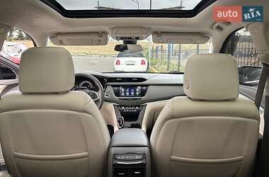 Внедорожник / Кроссовер Cadillac XT5 2018 в 