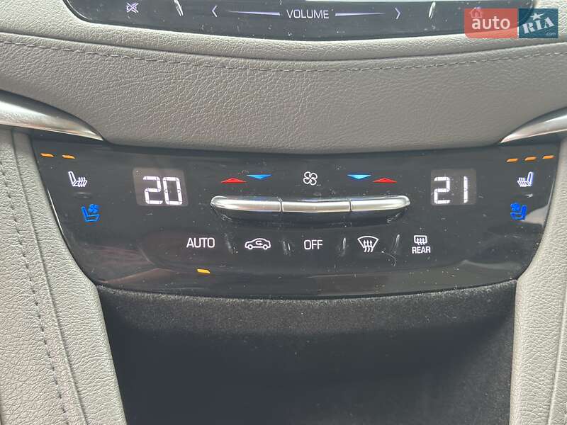 Позашляховик / Кросовер Cadillac XT5 2018 в Києві