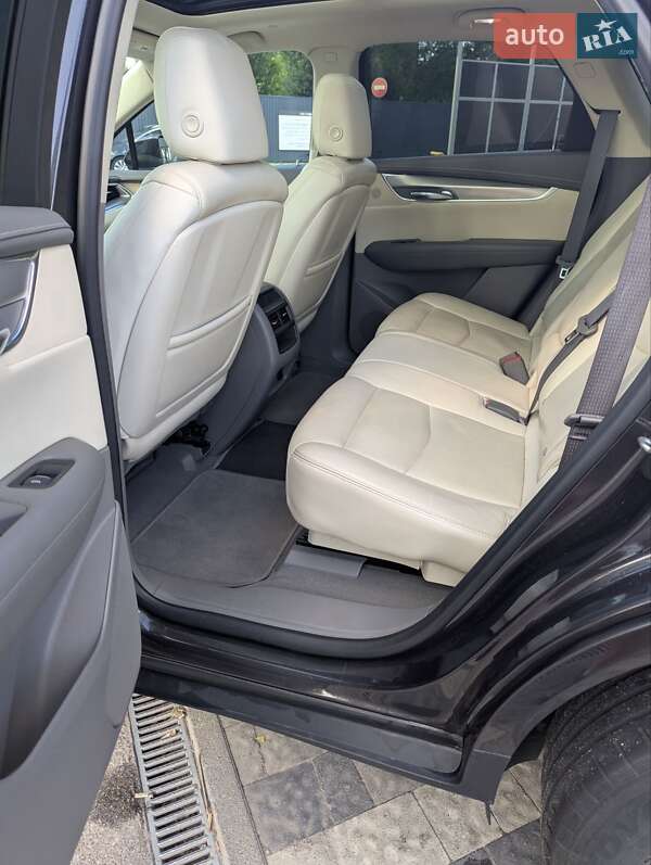 Позашляховик / Кросовер Cadillac XT5 2016 в Василькові