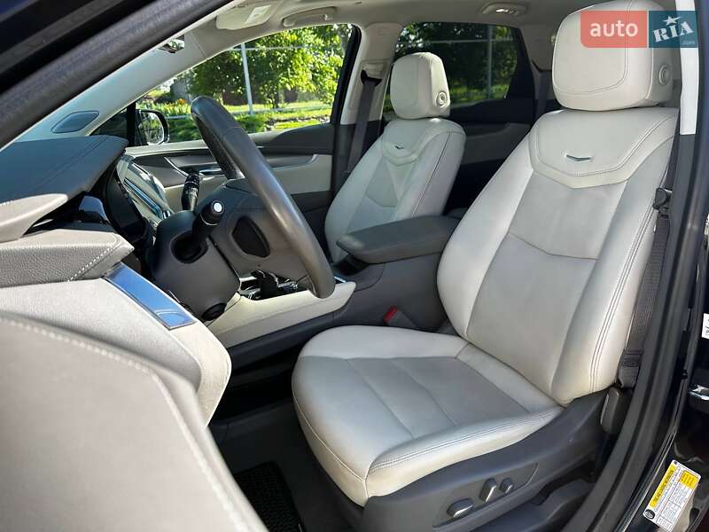 Позашляховик / Кросовер Cadillac XT5 2021 в Луцьку