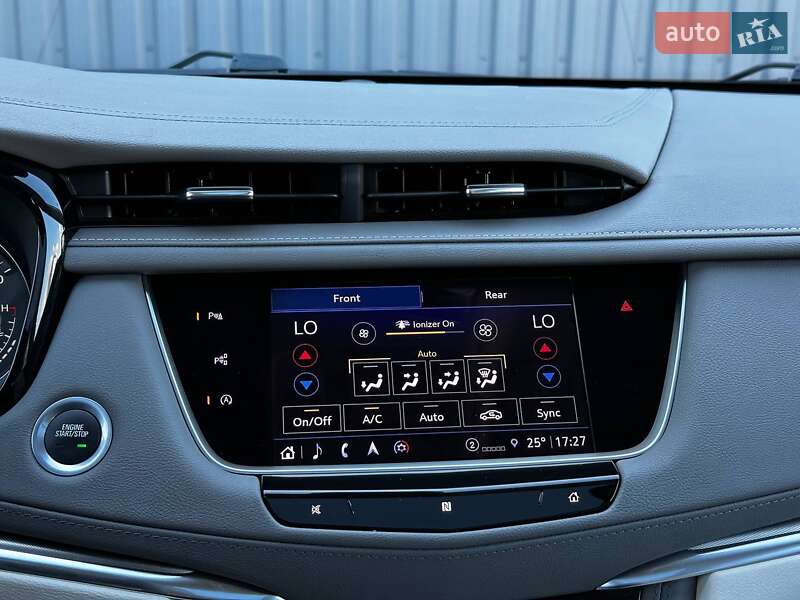 Позашляховик / Кросовер Cadillac XT5 2021 в Луцьку