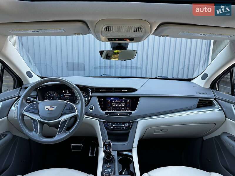Позашляховик / Кросовер Cadillac XT5 2021 в Луцьку