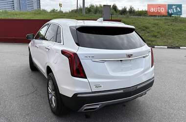 Внедорожник / Кроссовер Cadillac XT5 2021 в 