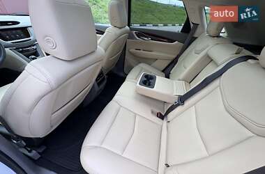 Внедорожник / Кроссовер Cadillac XT5 2021 в 