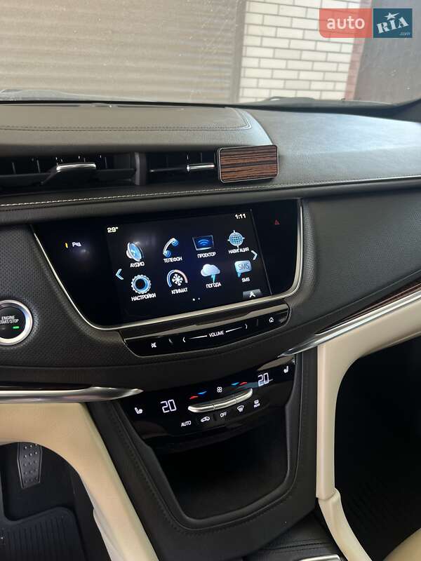 Внедорожник / Кроссовер Cadillac XT5 2017 в Чугуеве