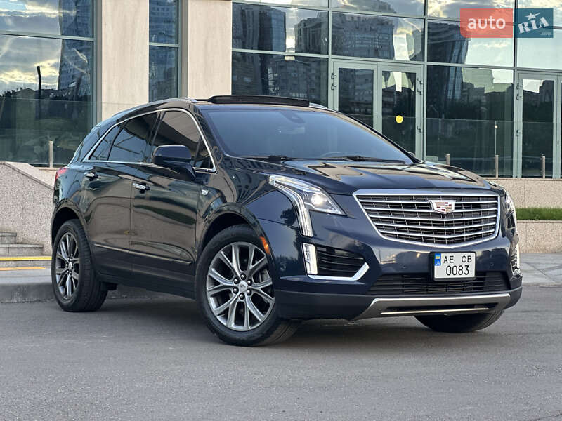 Внедорожник / Кроссовер Cadillac XT5 2017 в 