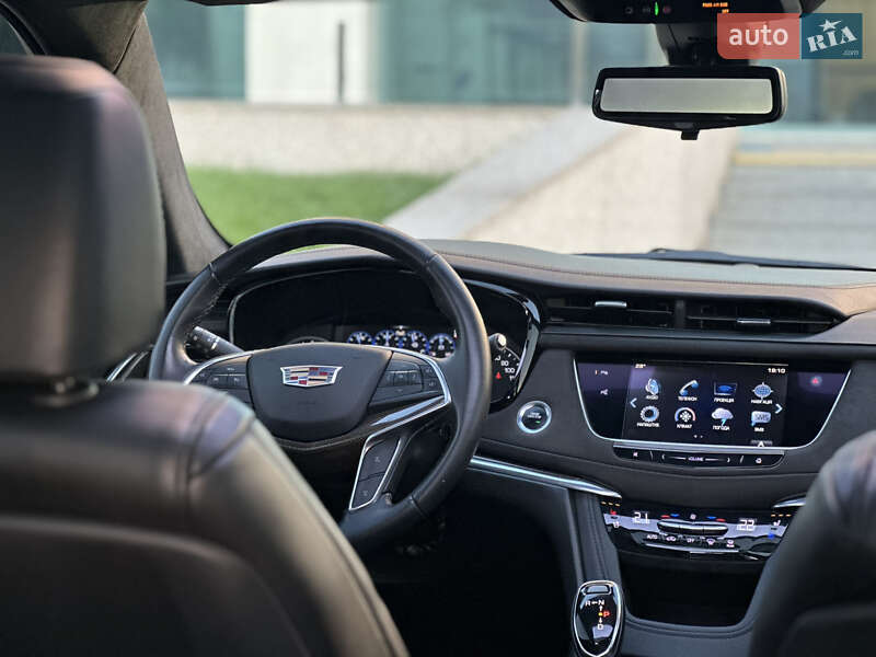 Позашляховик / Кросовер Cadillac XT5 2017 в Дніпрі