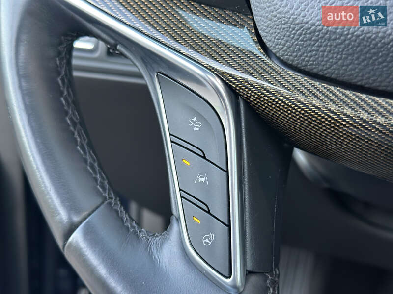 Позашляховик / Кросовер Cadillac XT5 2017 в Дніпрі