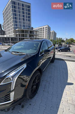 Внедорожник / Кроссовер Cadillac XT5 2019 в 