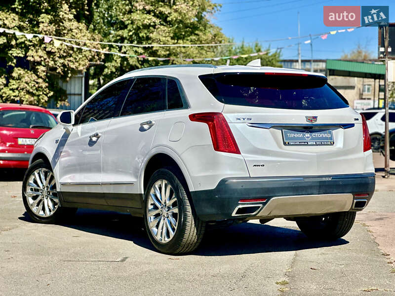 Внедорожник / Кроссовер Cadillac XT5 2017 в Киеве