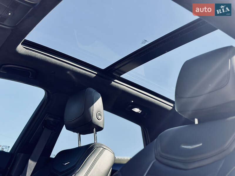Внедорожник / Кроссовер Cadillac XT5 2017 в Киеве