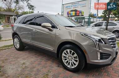 Внедорожник / Кроссовер Cadillac XT5 2019 в 