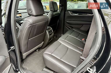 Внедорожник / Кроссовер Cadillac XT5 2021 в 