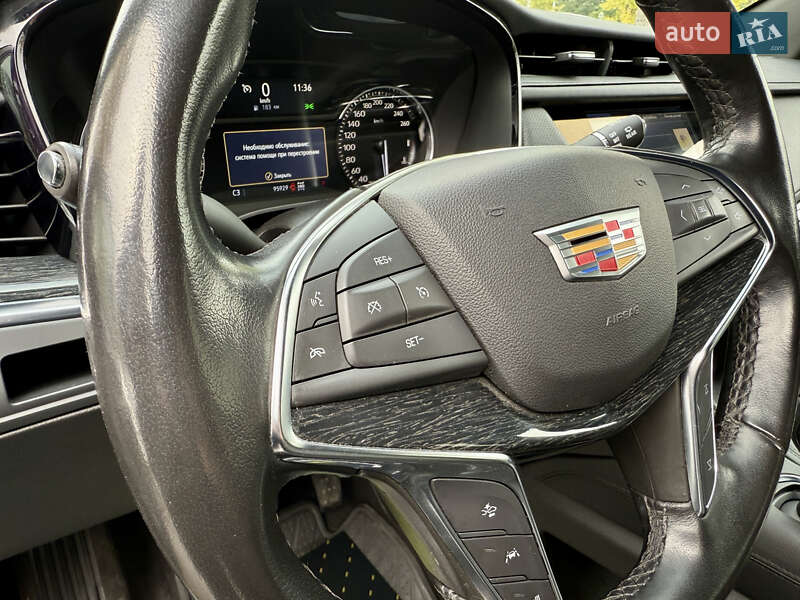 Внедорожник / Кроссовер Cadillac XT5 2021 в Киеве