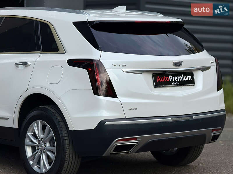 Внедорожник / Кроссовер Cadillac XT5 2021 в Харькове