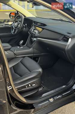 Внедорожник / Кроссовер Cadillac XT5 2018 в 