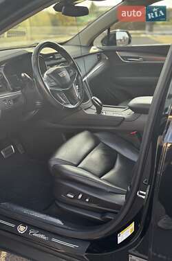 Внедорожник / Кроссовер Cadillac XT5 2018 в 