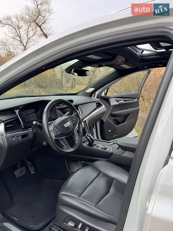 Позашляховик / Кросовер Cadillac XT5 2020 в Дніпрі