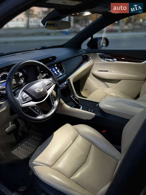 Позашляховик / Кросовер Cadillac XT5 2017 в Миколаєві