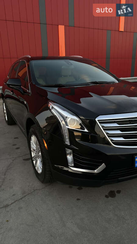 Внедорожник / Кроссовер Cadillac XT5 2018 в Киеве