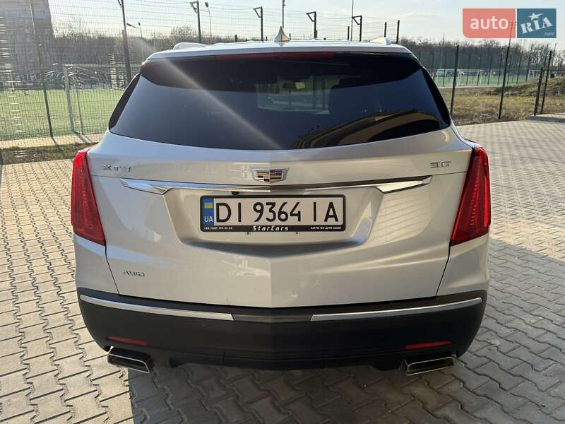 Внедорожник / Кроссовер Cadillac XT5 2017 в Виннице