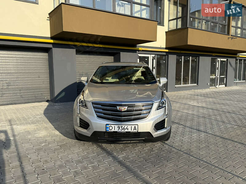 Внедорожник / Кроссовер Cadillac XT5 2017 в Виннице