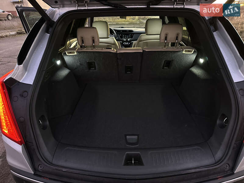 Внедорожник / Кроссовер Cadillac XT5 2019 в Шептицькому