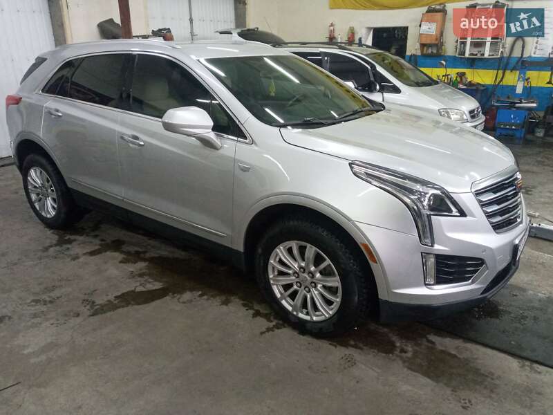 Внедорожник / Кроссовер Cadillac XT5 2019 в Шептицькому