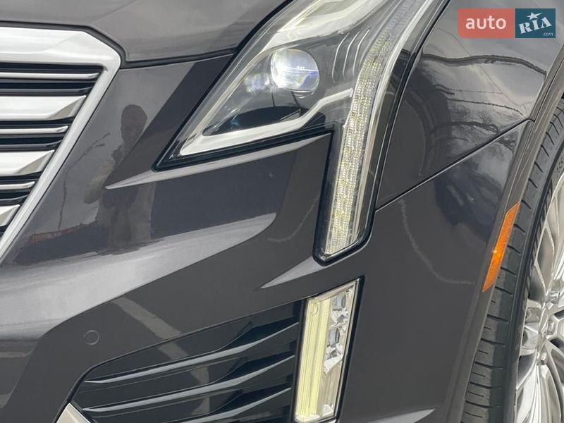 Внедорожник / Кроссовер Cadillac XT5 2017 в Киеве